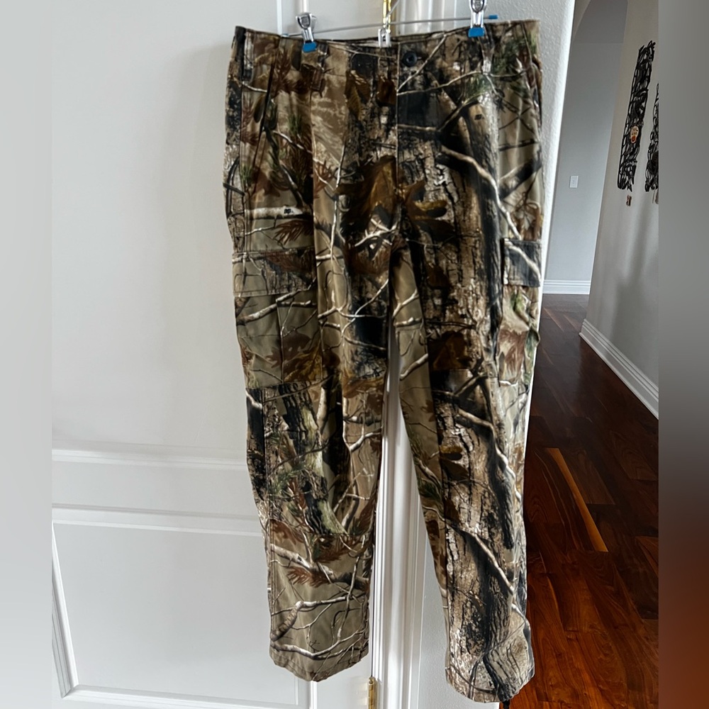 CLEARANCE Women’s Large RedHead Cargo Camo Hunting Pants